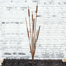 Metal Garden Art Rustic Cattail Bulrush Sculpture For Garden Decor