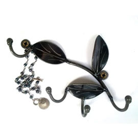 Leaf Hook: Metal Wall Art Decorative Hand-etched Leaves On A Vine With 4 Hooks For Keys And Jewelry
