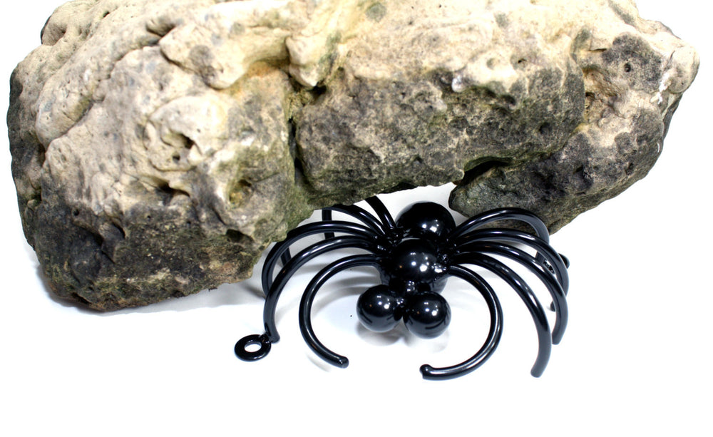 Wall-mounted Metal Spider Sculpture: Large Metal Spiders For Fences And Walls  | Halloween Decoration Ideas