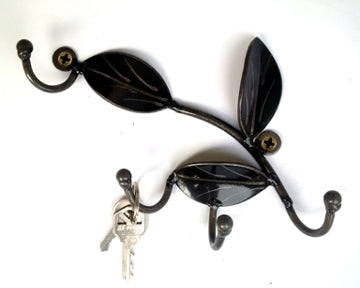 Leaf Hook: Metal Wall Art Decorative Hand-etched Leaves On A Vine With 4 Hooks For Keys And Jewelry