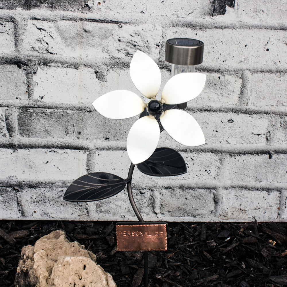 Metal Garden Art Flower Sculpture including customized plate