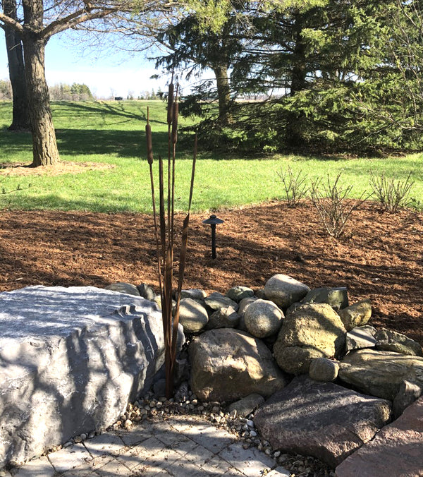 Metal Garden Art Rustic Cattail Bulrush Sculpture For Garden Decor